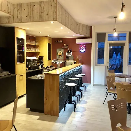Contact Les Boucles De Meuse Hotel