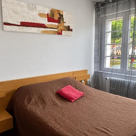 Contact Les Boucles De Meuse Hotel